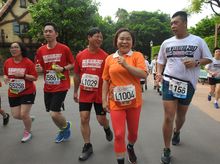 Elaine and Kim is fundraising for Blindfold x Barefoot Challenge