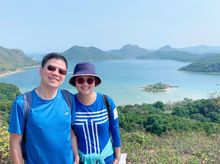 李牧師 & Linda 正為「禮賢會百萬行支持葵盛東護理安老院」籌款